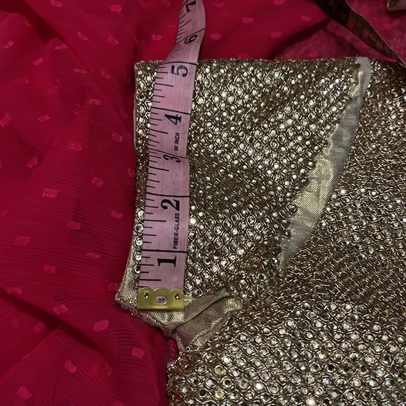 Indian blouse in gold - Picture 7 of 7